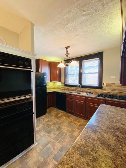 Building Photo - 1421 Piper Ct NW