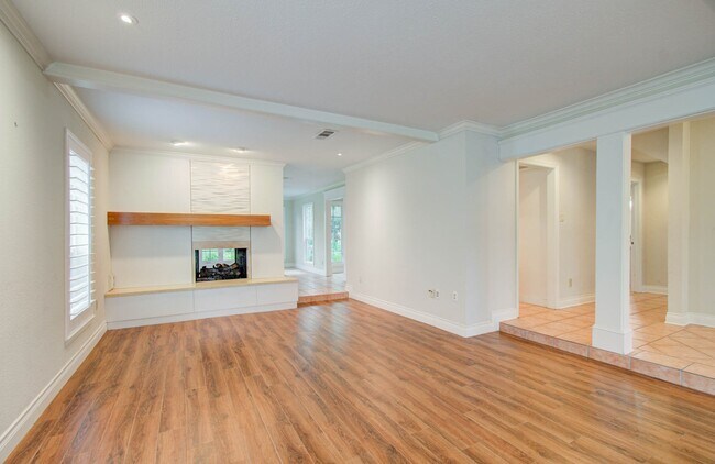 Building Photo - 16209 Wall St