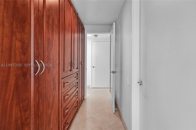 Building Photo - 1500 Ocean Dr