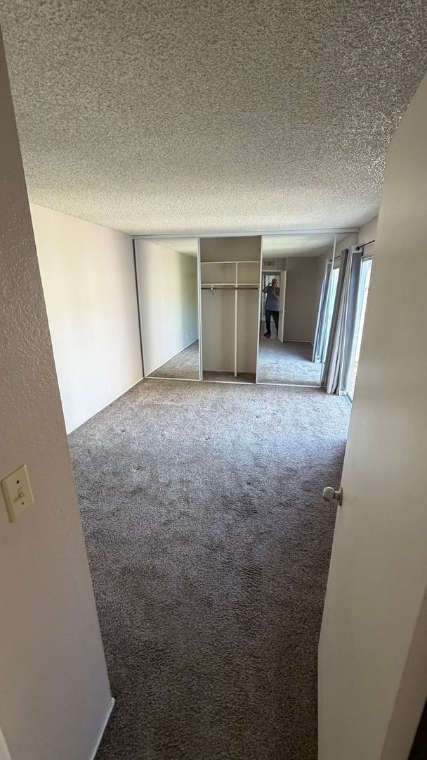 Building Photo - Clayton Townhouse 2 bedrooms 2 bathrooms 2 car garage