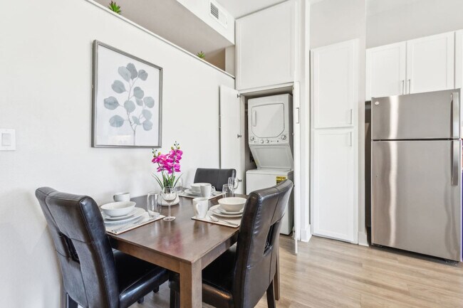 Building Photo - 2901 Indiana St