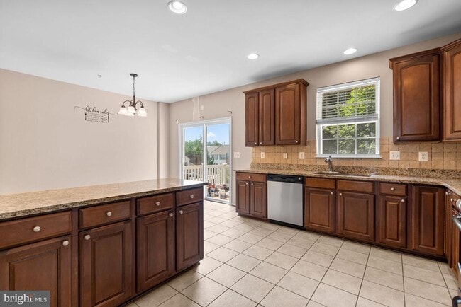 Building Photo - 7129 Water Oak Rd