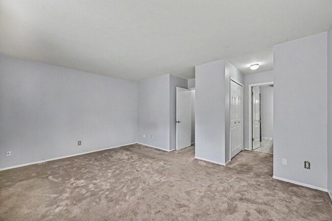 Building Photo - 24225 Evergreen Rd