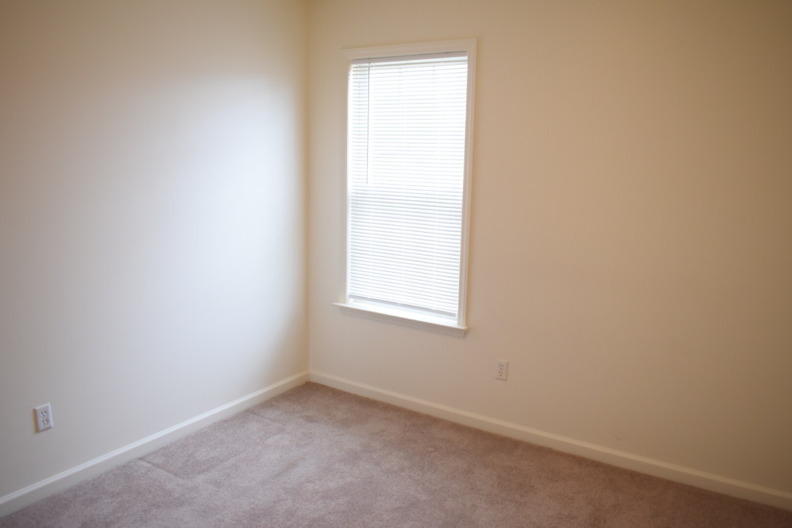 Building Photo - 2500 Hawes Ct
