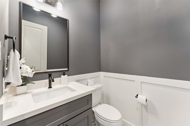 Building Photo - 2341 Eagle St