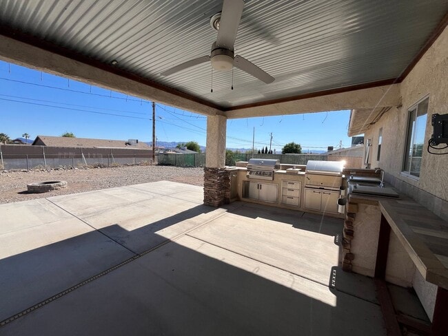 Building Photo - 3 Bedroom - 2 Bath Home