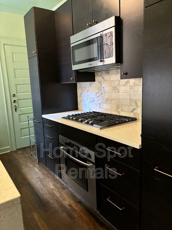 Building Photo - 8 Collier Rd NW