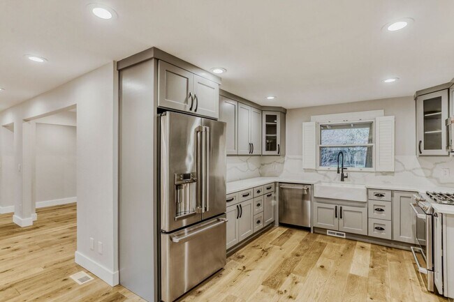 Building Photo - 3bd/2ba Woodinville Home