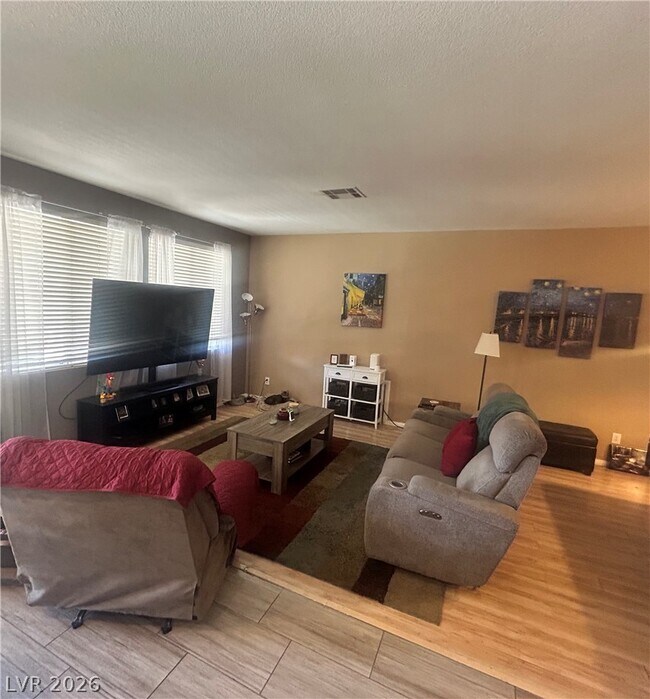 Building Photo - 2076 Santina Ave