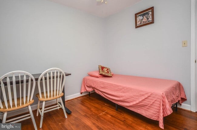 Building Photo - 9801 Belhaven Rd