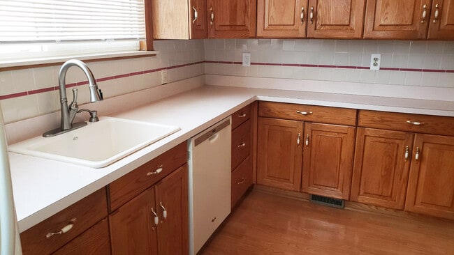 Building Photo - 28833 Groveland St