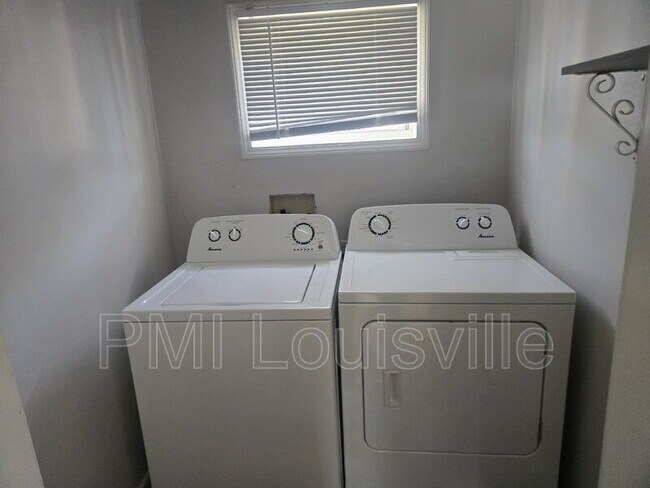 Building Photo - 616 N 28th St