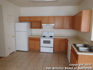 Building Photo - 11216 Center Point Rd