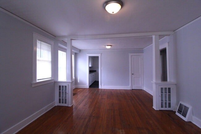 Building Photo - October FREE On This 2 Bedroom 1 Bath Home...