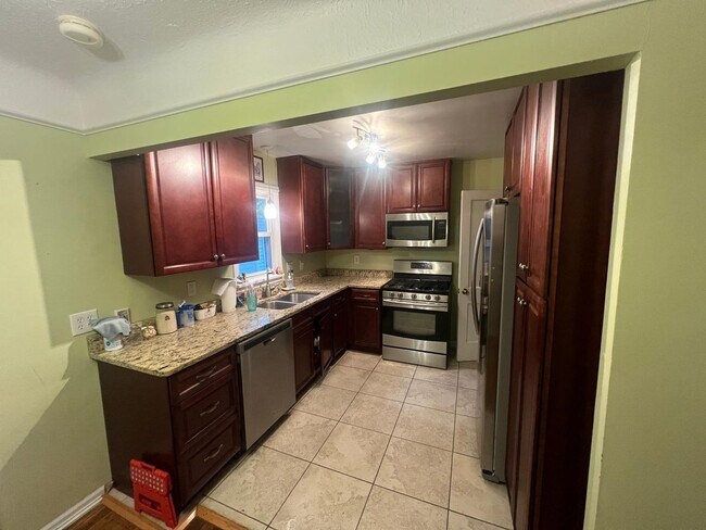 Building Photo - 1207 Churchill Rd