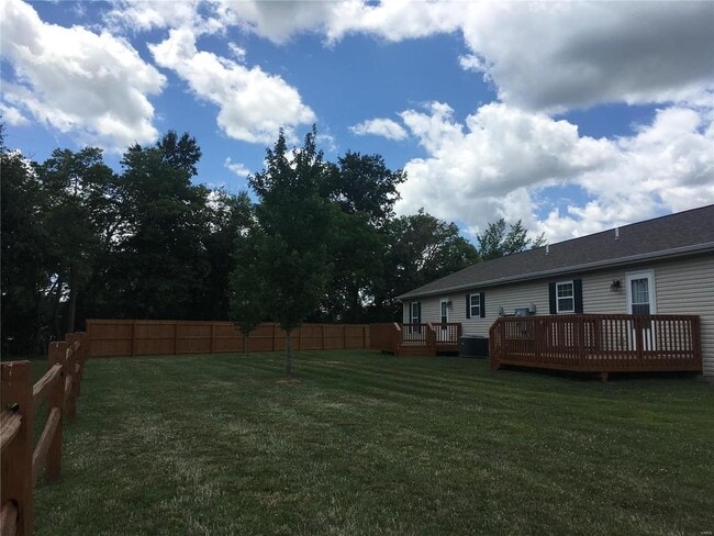 Big spaciest backyard - 1310 Villa Verde Ct