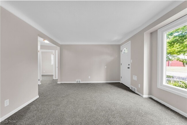 Building Photo - 17801 Grovewood Ave