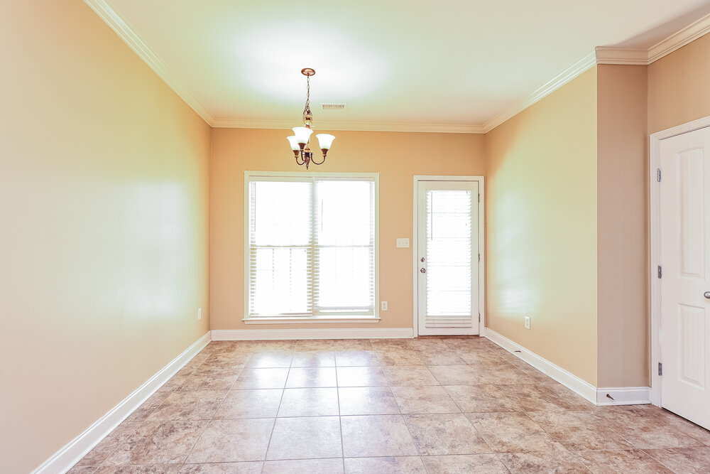 Building Photo - 2045 Highview Way