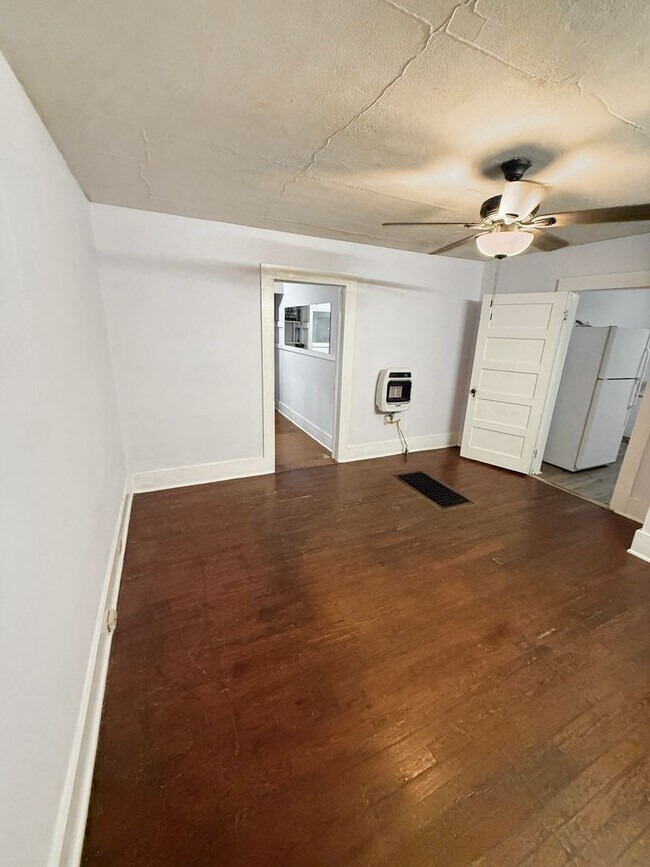 Building Photo - 506-506 Kingston Ave NE