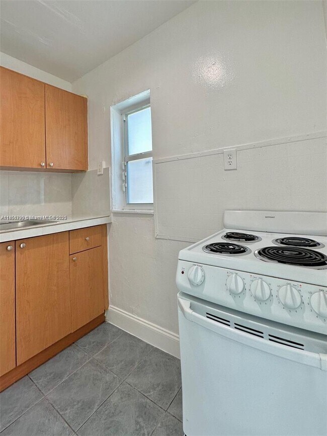 Building Photo - 60 NE 78th St