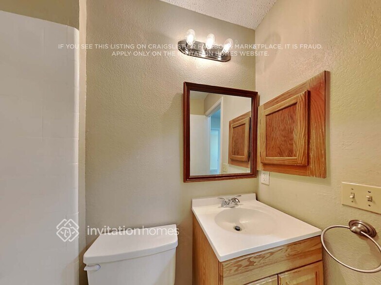 Building Photo - 305 Iberis Dr