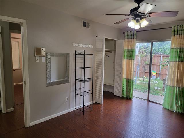 Building Photo - 1018 Vegas Dr