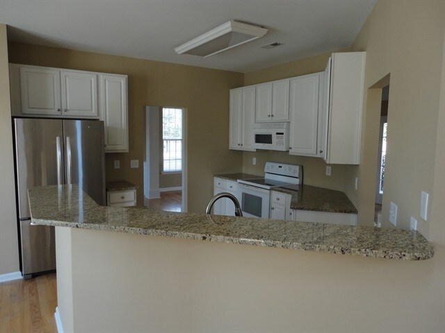 Building Photo - 10 Smokehouse Dr