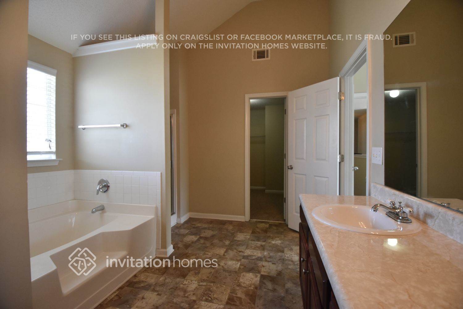 Building Photo - 3632 Rosebud Park Dr