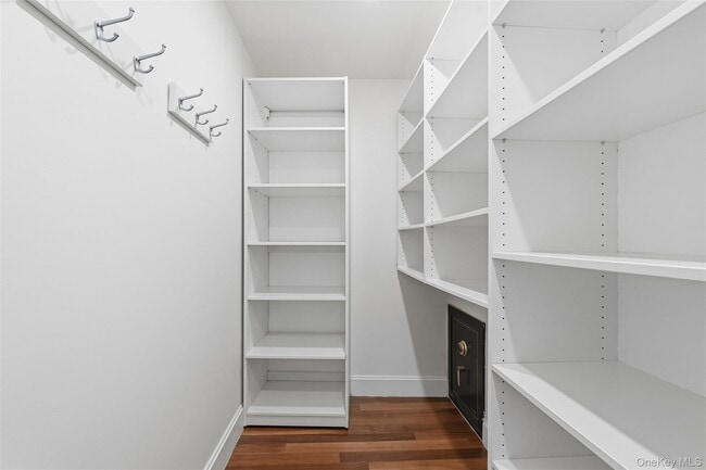 Building Photo - 3220 Arlington Ave