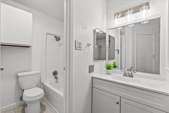 Building Photo - 1500 Bay Area Blvd