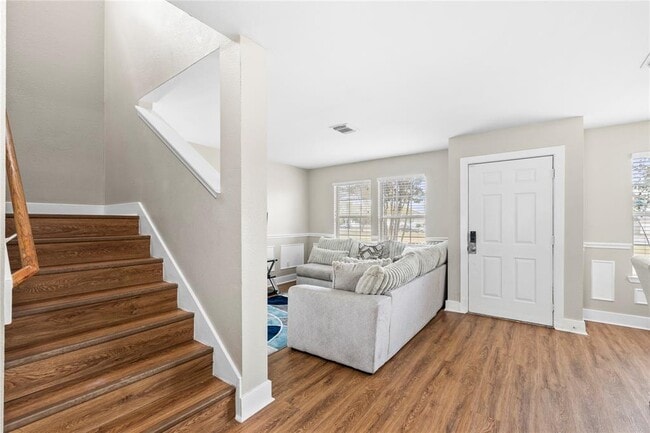 Building Photo - 1011 Grassy View Dr