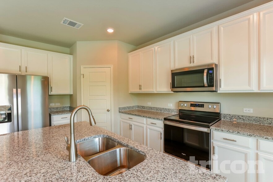 Building Photo - 13515 Emerson Wy