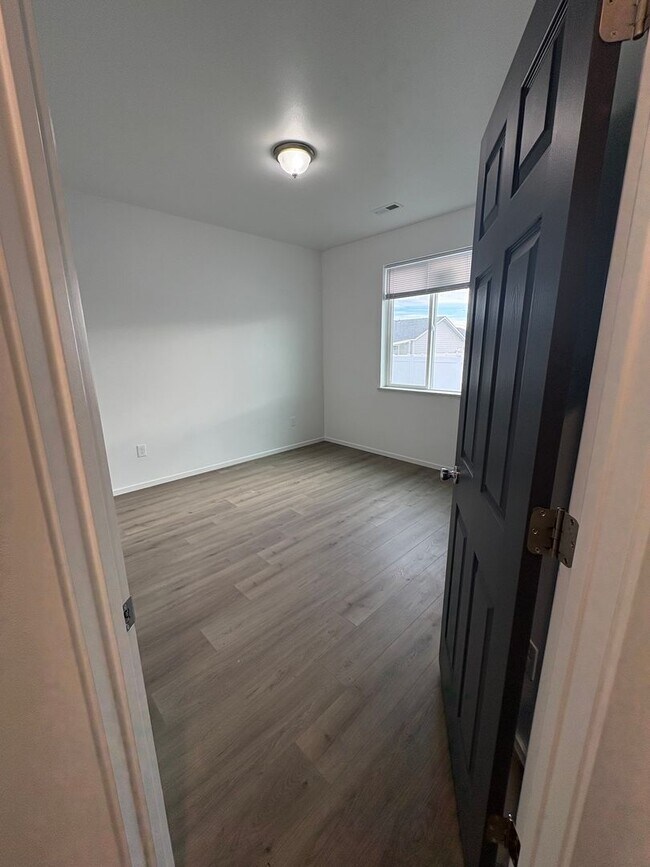 Building Photo - Single level Duplex for Rent Ephrata