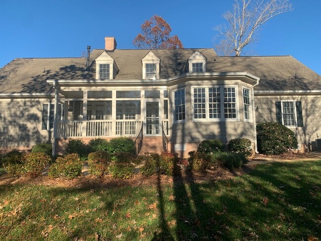 Building Photo - 101 Westbury