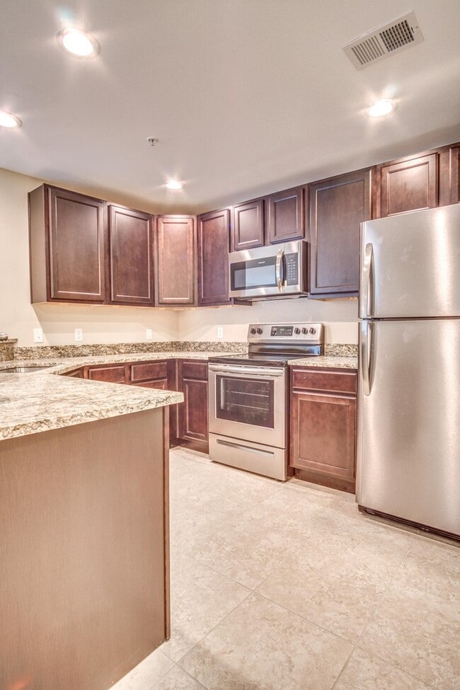 Building Photo - Beautiful One Bedroom Apartment in Fort Walton Beach!