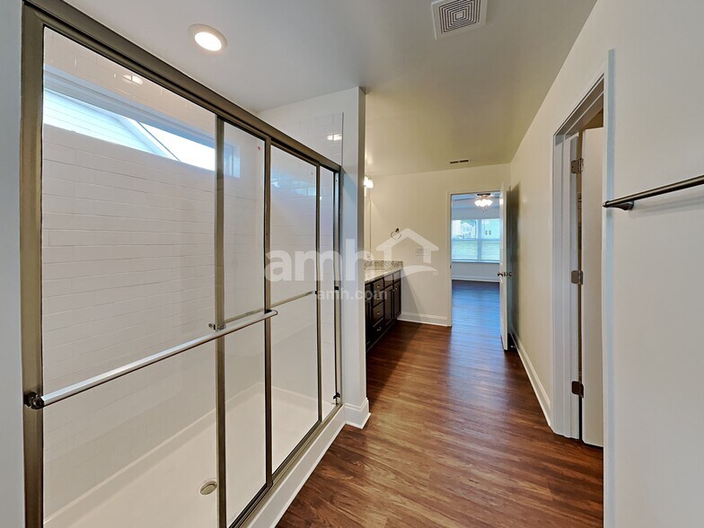 Building Photo - 109 Twin River Dr