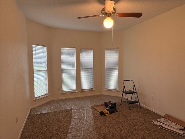 Building Photo - 505 Huckleberry Dr