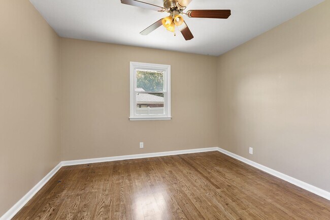 Building Photo - Lovely 3 bedroom home available soon!