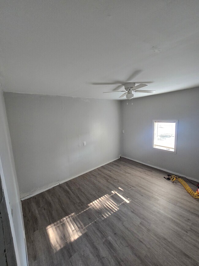 Building Photo - 22221 Willow Tree Ave