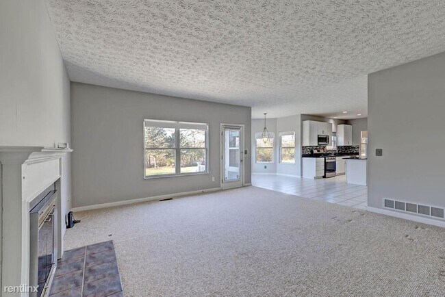 Building Photo - 4 br, 4 bath House - 6704 Wisteria Cir