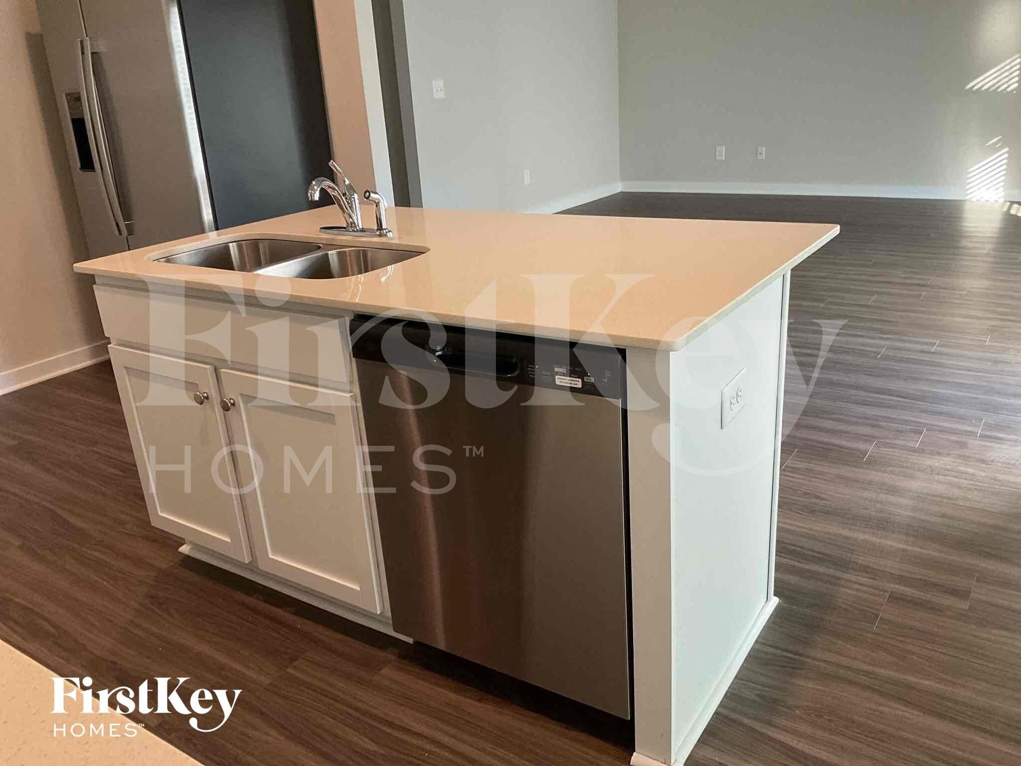 Building Photo - 130 Avalon Wy