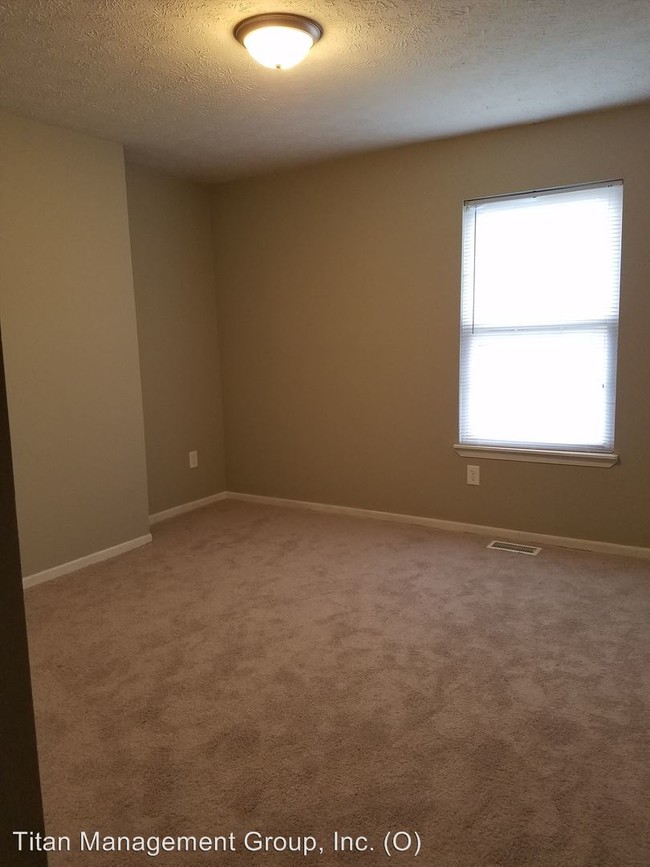 Building Photo - 80 Bridgewater Ct