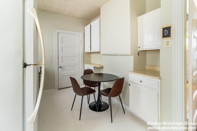 Building Photo - 787 Columbia Rd