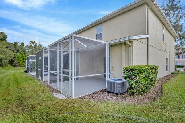 Building Photo - 15780 Fishhawk Falls Dr
