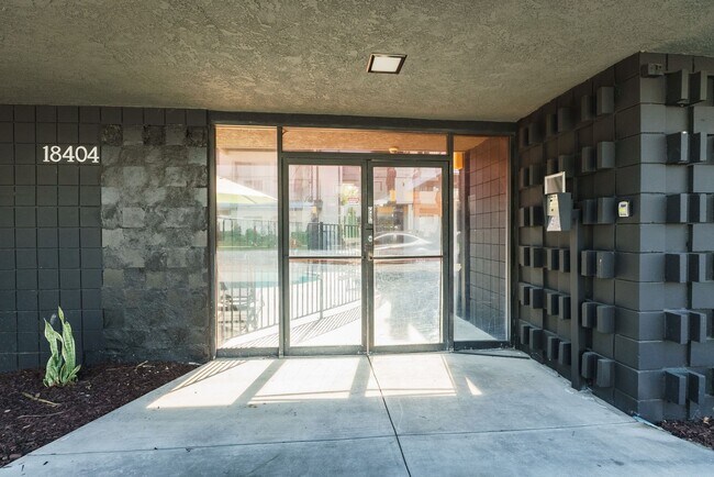 Building Photo - 18404 Vincennes St