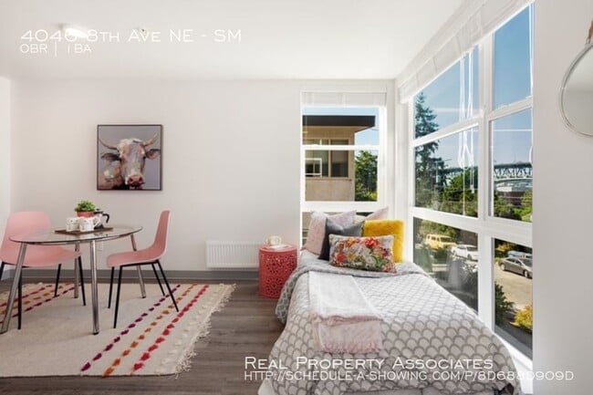 Building Photo - 4046 8th Ave NE