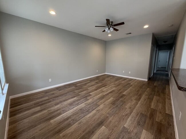 Building Photo - 3118 Barberry Dr