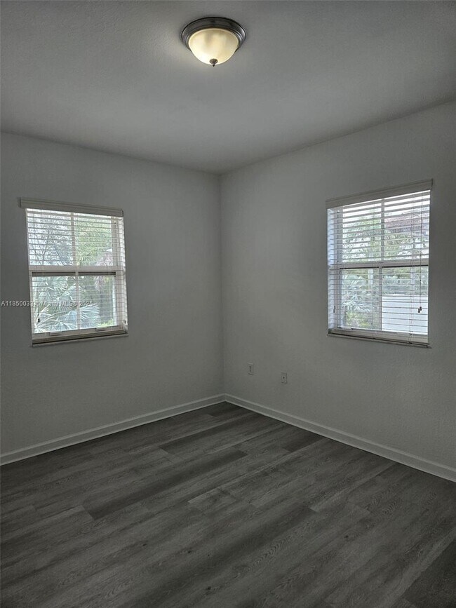 Building Photo - 8800 NW 97th Ave