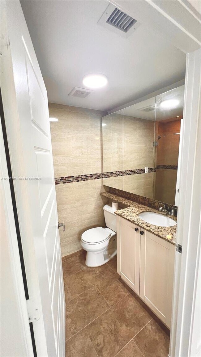 Building Photo - 8235 Crespi Blvd