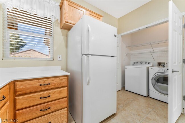 Building Photo - 7632 Fruit Dove St